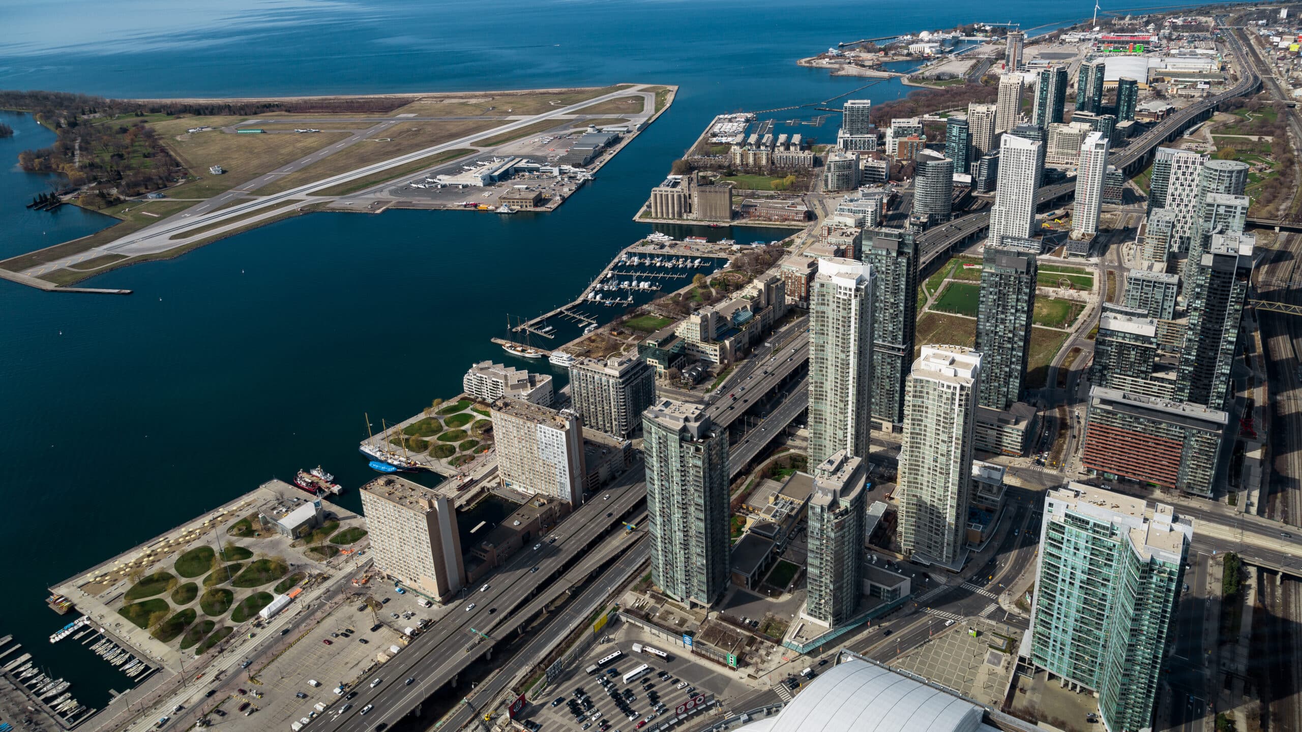 Billy Bishop Toronto City Airport YTZ