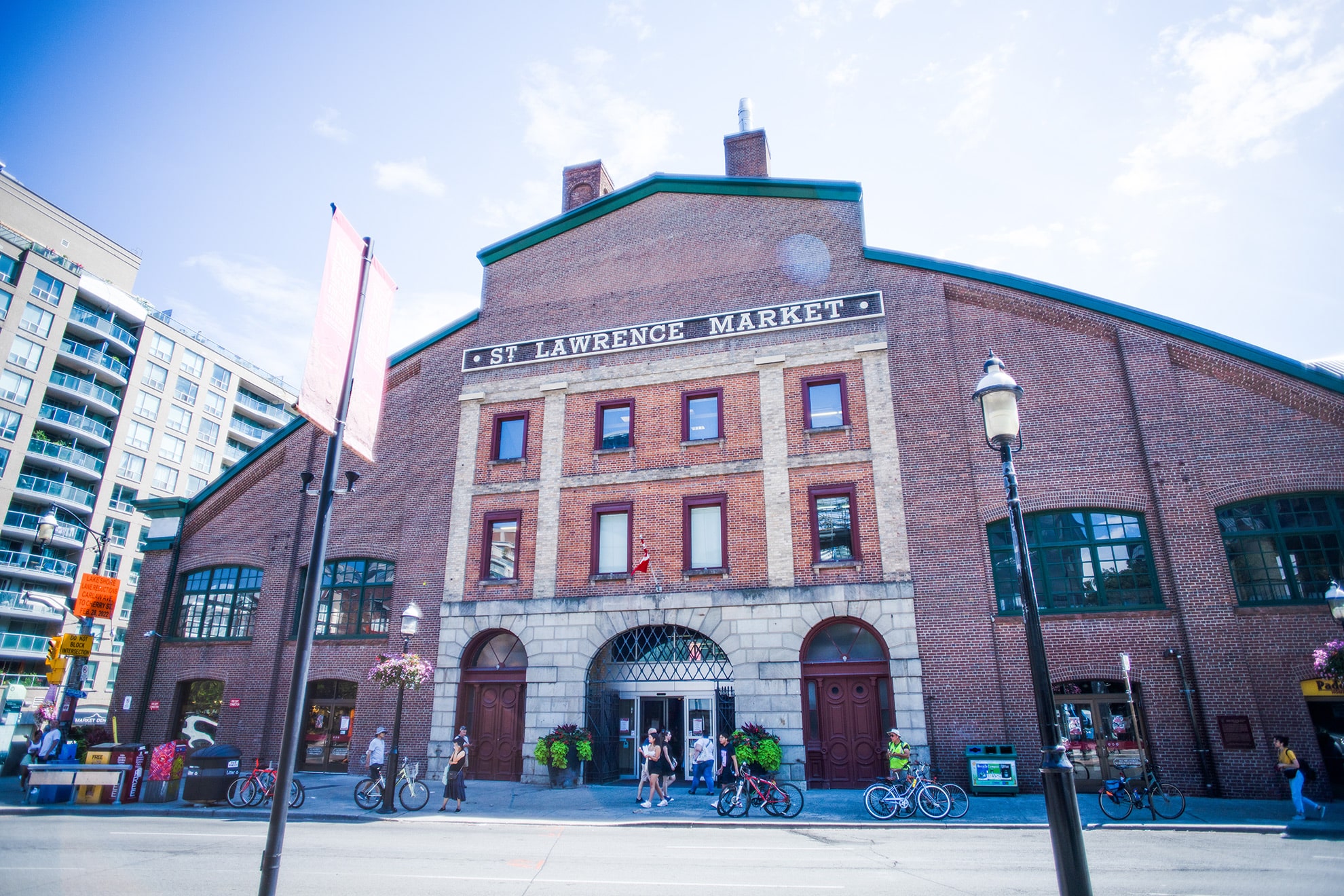 Stackt Market Basketball Court In Downtown Toronto 