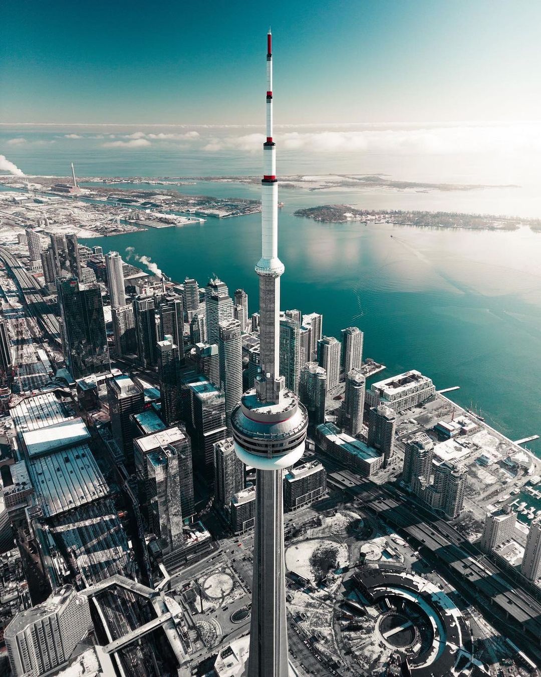 Cn Tower Toronto Winter 2023 