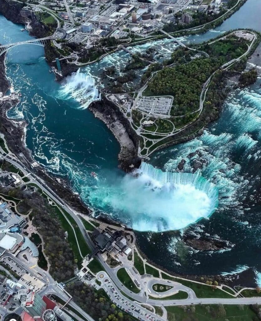 Photo credit: @niagarafalls on Instagram